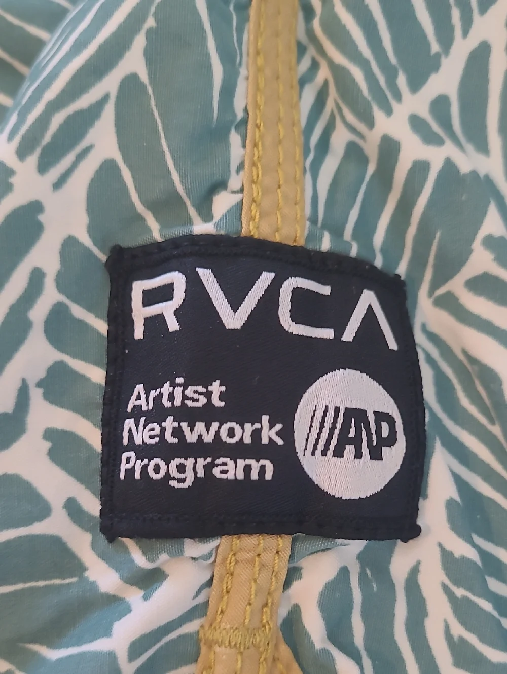 RVCA catch waves